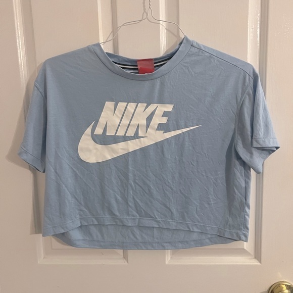 Nike Tops - Women’s Nike crew shirt. Carolina blue. Size medium.